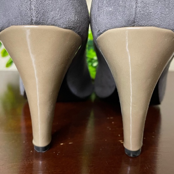 Office heels. - Picture 2 of 6